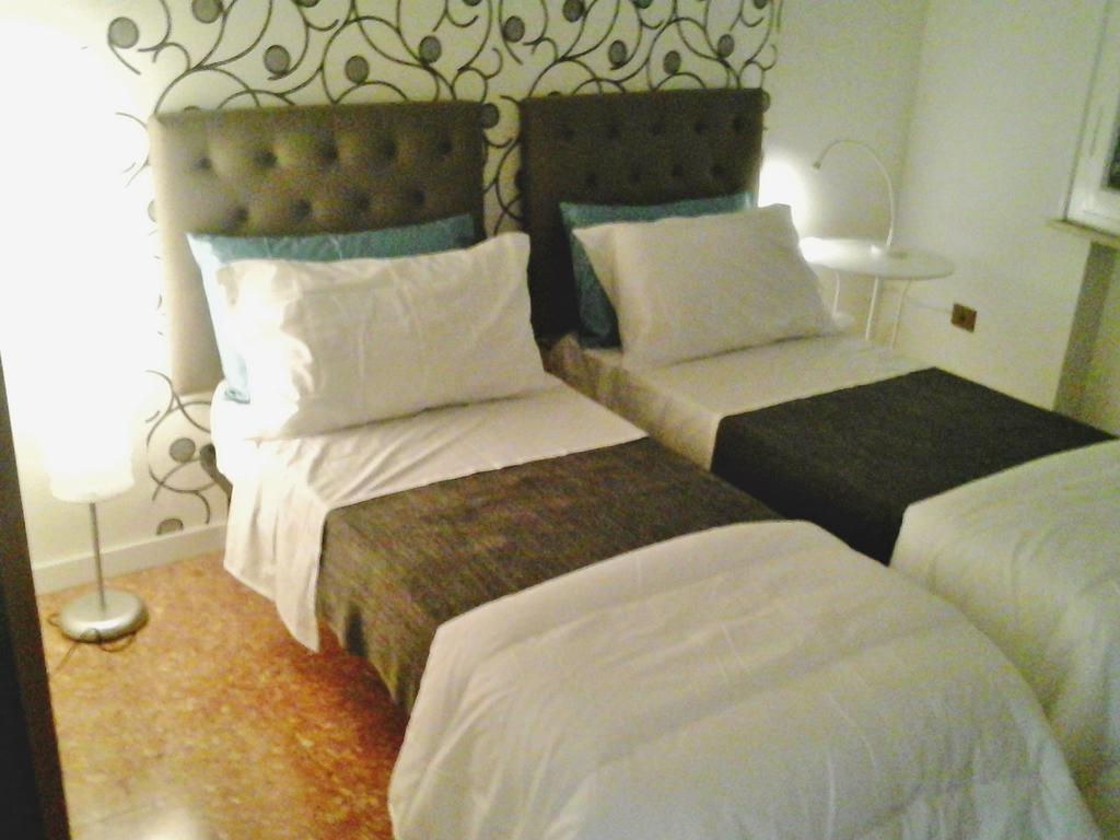 L.T. Schneider B&B Bologna Ruang foto